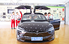 会跳舞的特斯拉