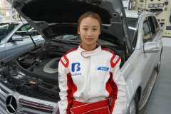 学汽修太脏不适合女孩子?错了