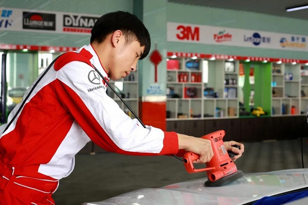 同样从事汽修行业 为何北方学员月薪过万